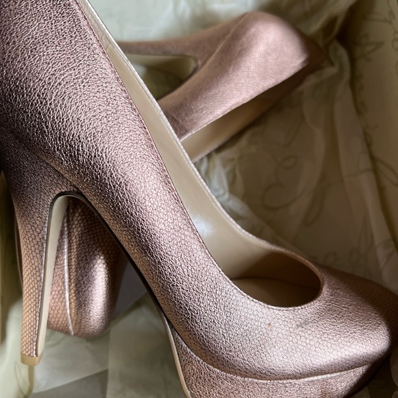 New Enzo Angiolini Rose Gold platforms size 7 - Picture 4 of 8